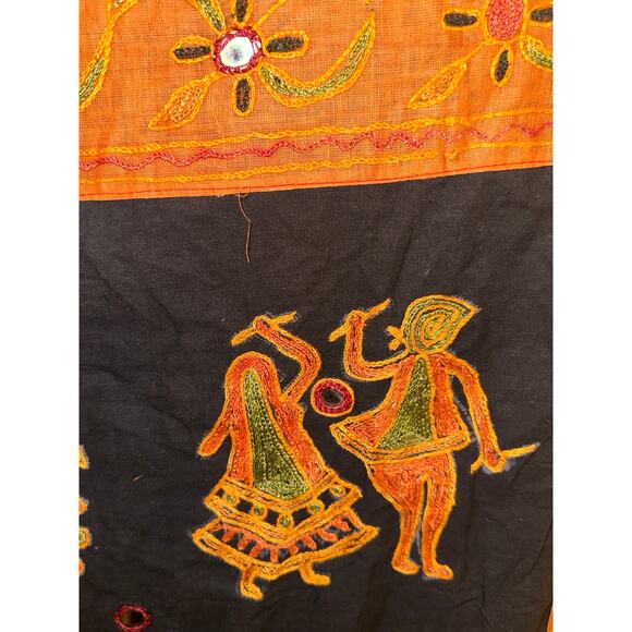 VINTAGE INDIAN FOLK ART MIRROR TAPESTRY EMBROIDERED BANJARA KANTHA WALL HANGING - Picture 6 of 10